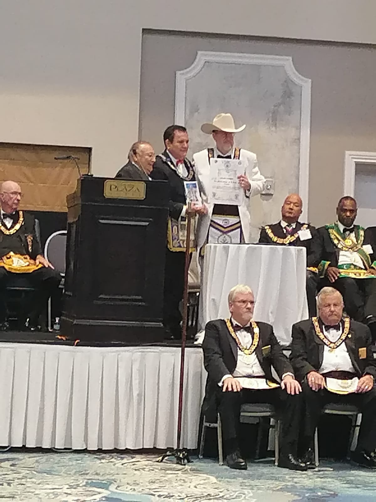 En este momento estás viendo Entrega  de RECONOCIMIENTO a la Gran Logia de Florida.