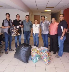 Lee más sobre el artículo Entrega de tapitas de plástico al Banco de Tapitas A.C.