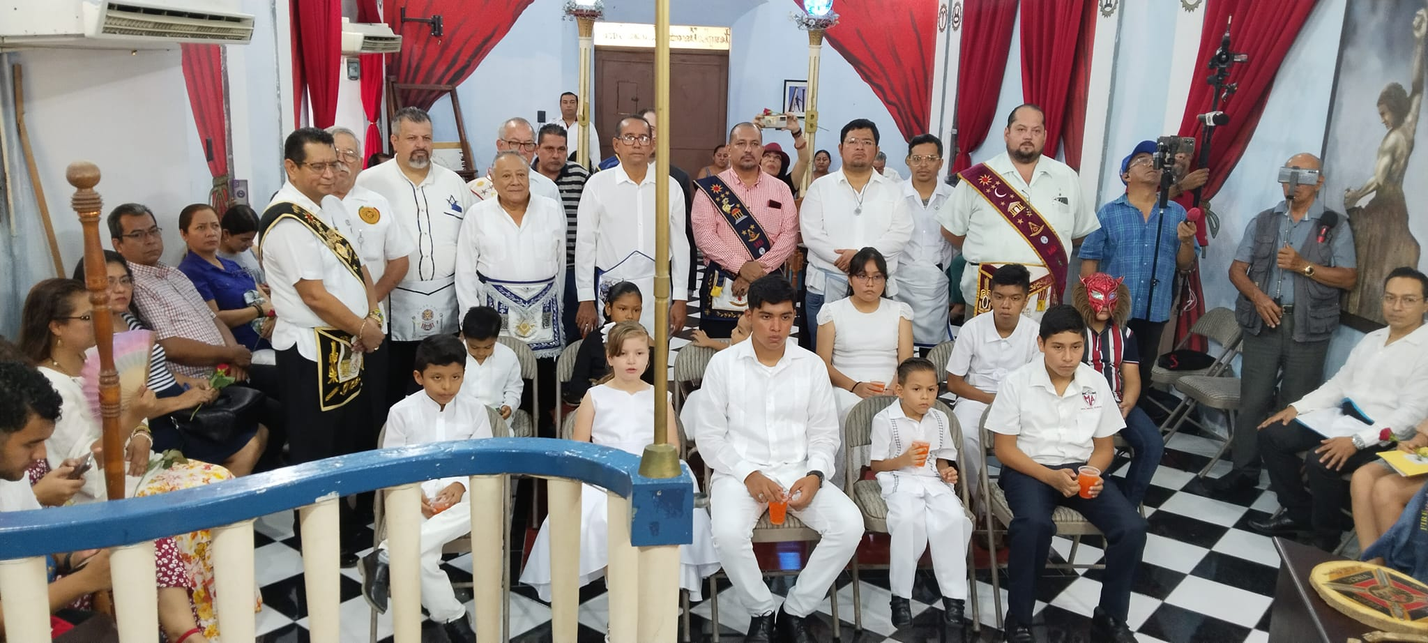 Lee más sobre el artículo Adopción de Luvetones Distrito XVI