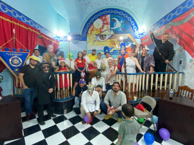 Lee más sobre el artículo Uroboros X3 No. 42: “Sonrisas por el bien de los niños”