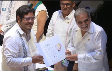 Lee más sobre el artículo Reconocimiento en día del maestro al VH Hazael Sotelo Navarro