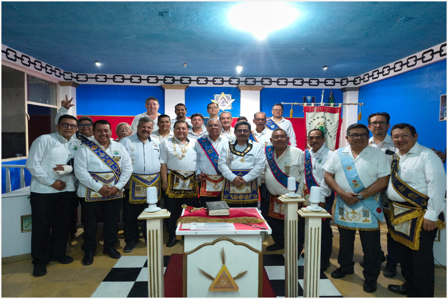 Lee más sobre el artículo Lux No. 103: Instalación Cuadro Logial 2026.